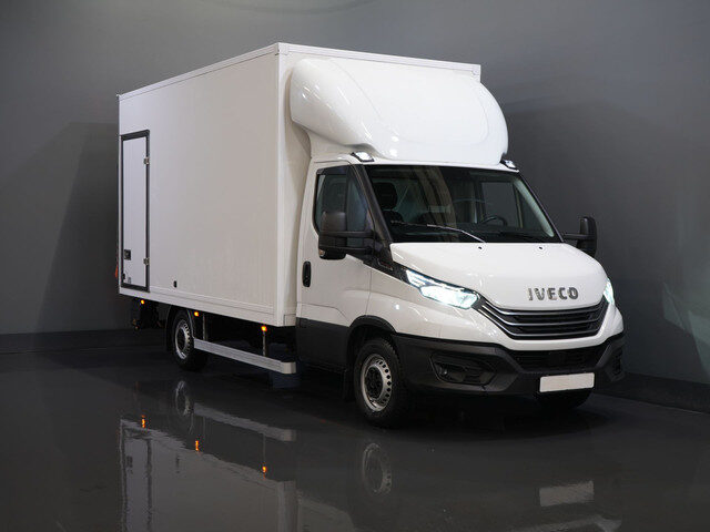 Iveco Daily 35S18HV 3.0 Aut. ZF BPM VRIJ! Bakwagen Laadklep/ LED/ Spoiler/ Gev.stoel/ Adapt.Cruise/