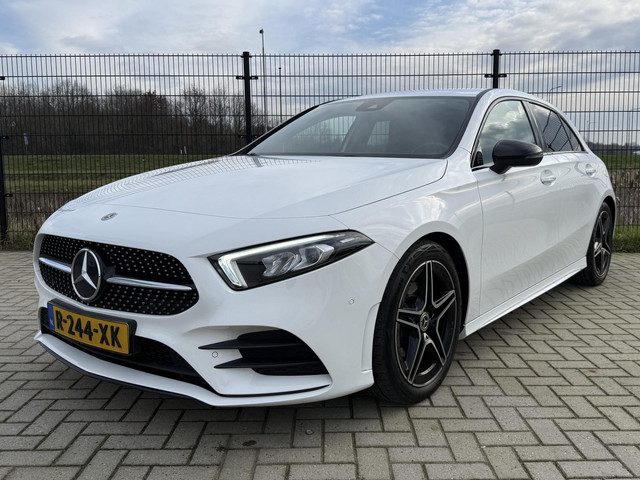 Mercedes-Benz A-Klasse 180 AMG Line | Camera | Stoelverw. | CarPlay