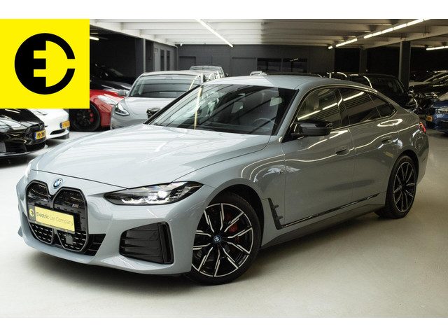 BMW i4 M50 84 kWh | 93,2% SOH | Elektrische verstelbare stoelen | Leren bekleding | Achteruitrijcame