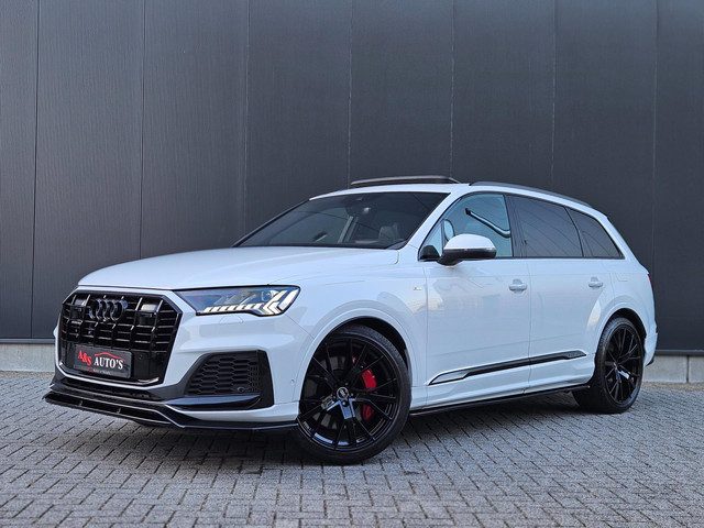 Audi Q7 55 TFSI e Quattro 3x S line Pano Luchtvering Rs stoelen Trekhaak Acc Camera Elektr stoelen
