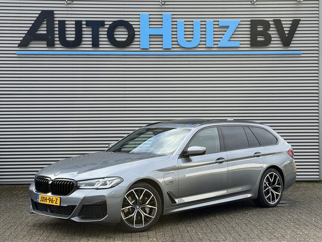 BMW 5 Serie touring 530e xDrive M Sport Trekhaak Panoramadak Head-Up Display Leder Dynamic Damping C