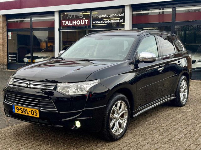 Mitsubishi Outlander 2.0 PHEV instyle - PANORAMADAK | LEER | NAVIGATIE | ECC | XENON