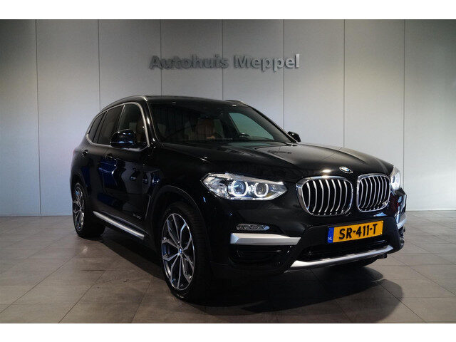 BMW X3 Xdrive20i LED | X-Line | Panoramadak | Trekhaak | Lederen sportinterieur |