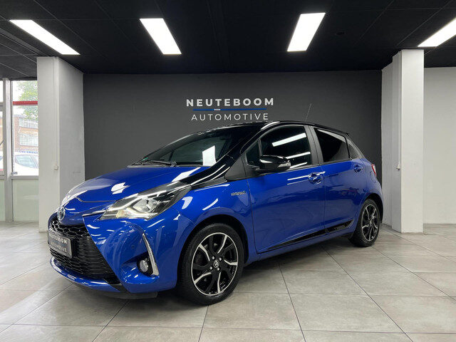 Toyota Yaris 1.5 Hybrid Bi-Tone| Lane | Camera | LED |Keyles