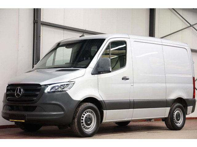Mercedes-Benz Sprinter 317 1.9 CDI L1H1 170PK 2000KG TREKVERMOGEN