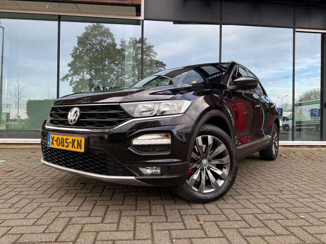 Volkswagen T-Roc 1.5 TSI Sport - Automaat - Pano/schuifdak - Navi - Parkeerhulp