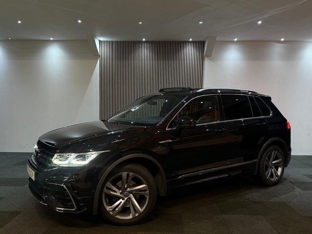 Volkswagen Tiguan 1.5 TSI R-Line Business+ Pano l Leder l Keyles l Ambient l Camera l Carplay l Blin