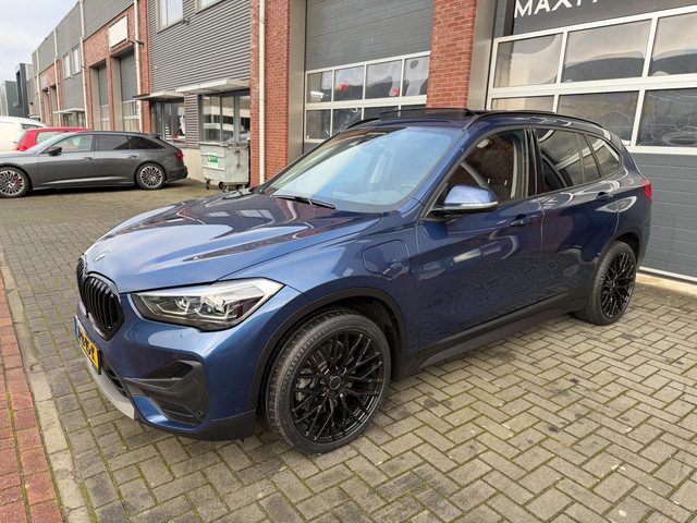 BMW X1 XDrive25e High Executive LED Pano Navi Camera ACC PDC