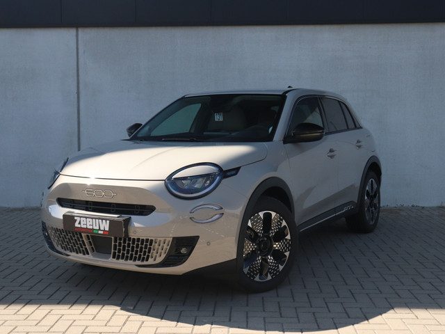 Fiat 600 600e La Prima 54 kWh | Navi | Camera | Carplay | 18"