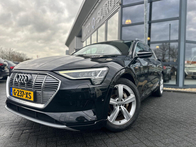 Audi e-tron E-tron 50 quattro Launch edition 71 kWh | Automaat | Luchtvering | Navi | DAB+ | LMV | L