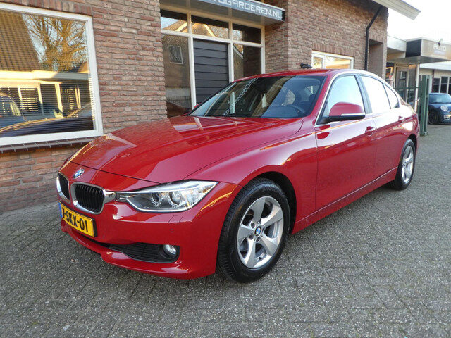 BMW 3 Serie 320i EfficientDynamics Edition High Executive Leder / Navi