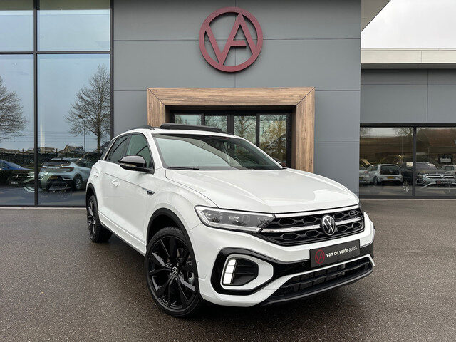 Volkswagen T-Roc 1.5 TSI R-Line | Black style | Panoramadak | 19 inch | Camera | Keyless | Dode hoek