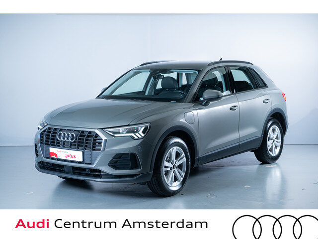 Audi Q3 45 TFSI e 245 pk (S-Tronic) | Winterbandenset | Navigatie | Elektrische achterklep | LED kop