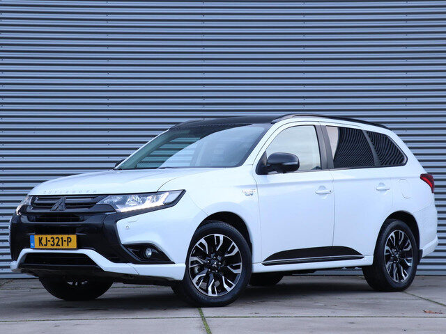 Mitsubishi Outlander 2.0 PHEV Instyle *Leder*Trekhaak*Stoel+stuurverw.*