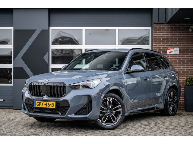 BMW X1 25e xDrive M Sport | Shadow | Camera | Elek. Trekhaak | Adap. led | Stoelverwarming | 18' inc