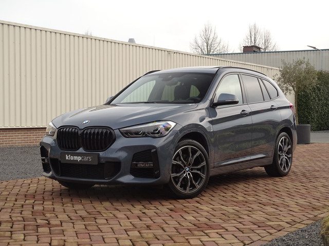 BMW X1 xDrive25i M-Sport | H+K | HUD | Pano | Trkhk | NAV-Pro | 19inch | Full Options!