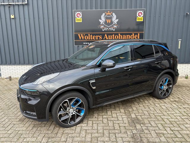 Lynk&Co 01 1.5 zwarte hemel