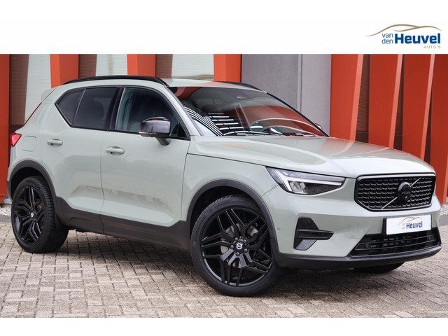 Volvo XC40 B3 Plus Dark | Stoelverwarming | 360° Camera | H/K | Memory Stoelen | Glossy Black
