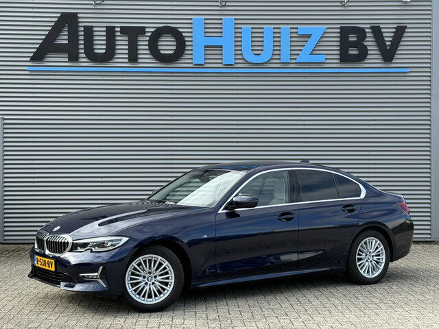 BMW 3 Serie 318i 156 PK Luxury Line Leder Wegklapbare Trekhaak LED HiFi pakket PDC