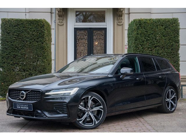 Volvo V60 2.0 T8 Plug-in hybrid AWD Plus Dark