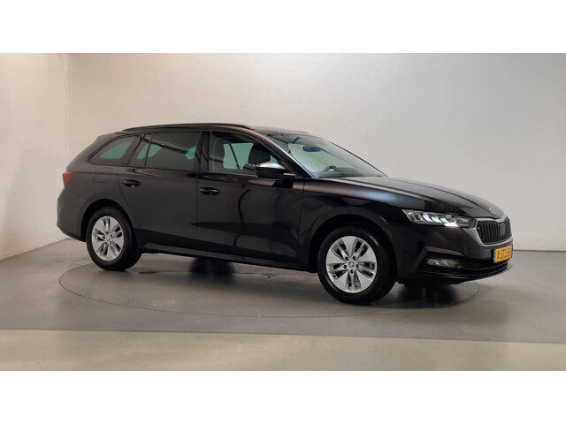 Škoda Octavia Combi 1.0 e-TSI DSG Business Edition Virtual Cockpit Navigatie Parkeersensoren DAB+