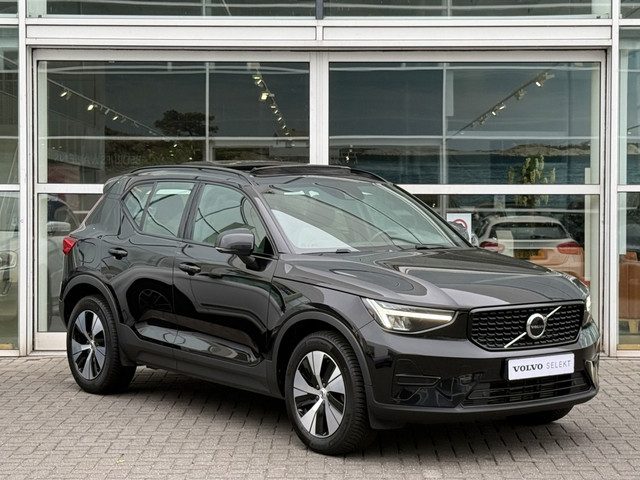 Volvo XC40 T4 211PK Recharge Plus Dark| Panodak| Camera| H&K Sound| Elek.