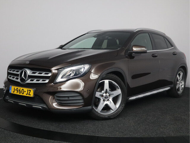 Mercedes-Benz GLA 200 Premium Plus