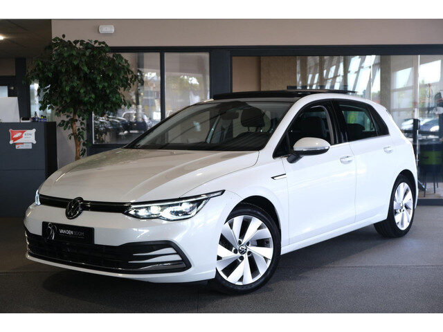 Volkswagen Golf 1.5 eTSI Style DSG Pano Trek Navi Led Pdc Acc Climate