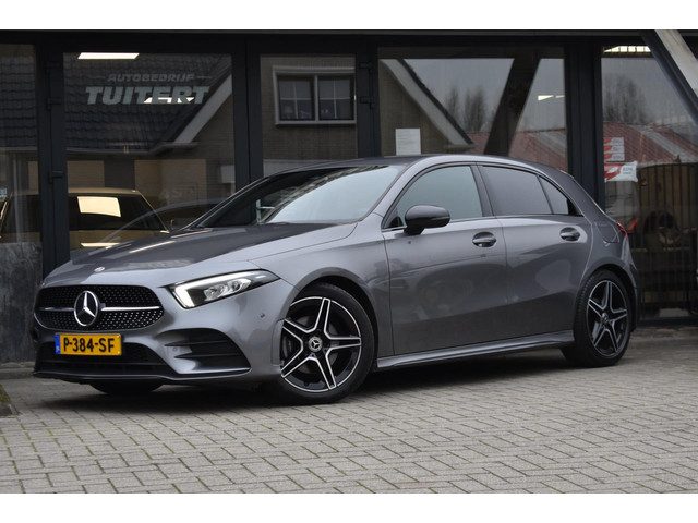 Mercedes-Benz A-Klasse 180 AMG NIGHT | SFEERVERLICHTING | APPLE CARPLAY | CAMERA | ANDROID AUTO | NA
