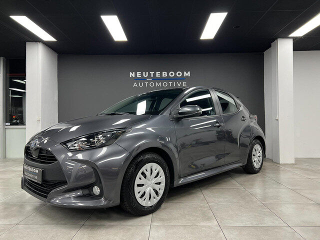 Toyota Yaris 1.5 Hybrid | Lane | Carplay | Cam | Cruise |PDC