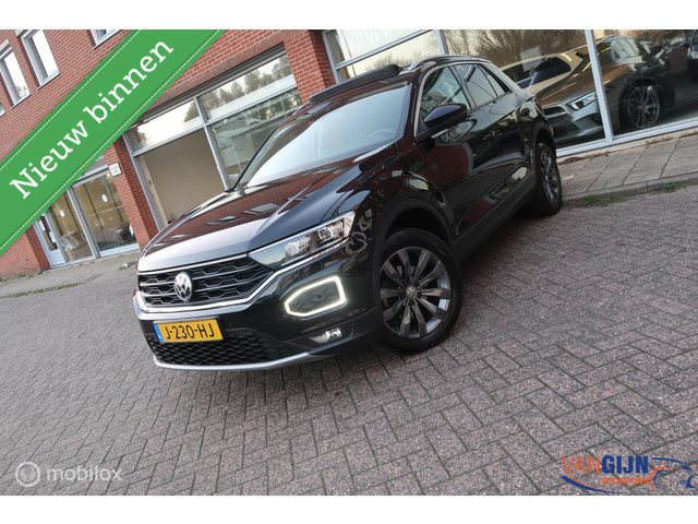 Volkswagen T-Roc 1.5 TSI Style 150PK Pano Carplay Navi