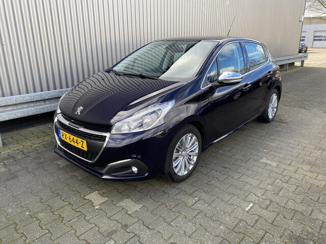 Peugeot 208 1.2 PureTech Blue Lease Executive