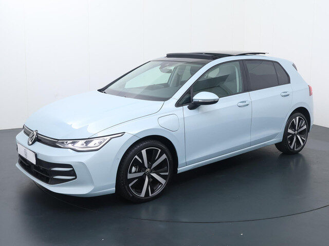 Volkswagen Golf 1.5 eHybrid Life Edition