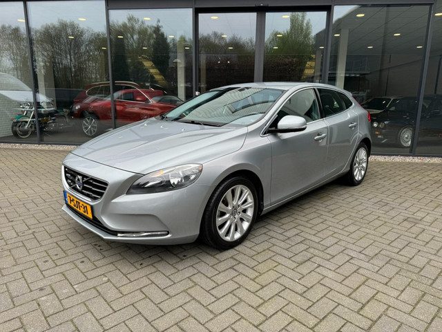 Volvo V40 1.6 T3 150pk Summum,Vol leder,Memory.Stoelverw,Navi,Clima,Cruise