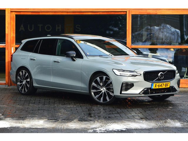 Volvo V60 T6 Hybride AWD Plus Dark | Panoramadak | Harman/Kardon | Stoel + Stuur Verwarmd | Pilot-As