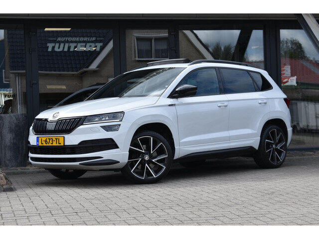 Škoda Karoq 1.5 TSI ACT Sportline | PANORAMADAK | CANTON | DEALER ONDERHOUDEN | CAMERA | SFEERVERLIC