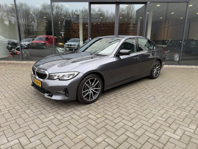 BMW 3 Serie 320i Sportline,Leer,LED,Stoelverw,Carplay,Dealer OH