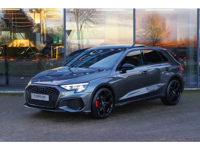 Audi A3 Sportback 40 TFSI e 204 PK S-Line Edition, Panoramadak, Sportstoelen, Camera, Adap. Cruise C