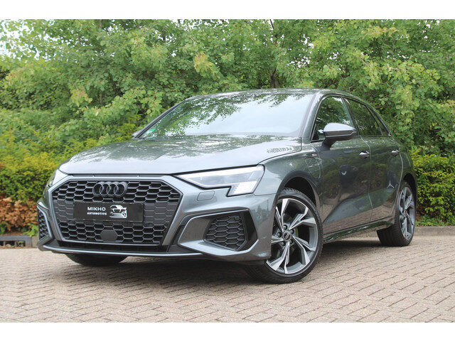 Audi A3 Sportback 40 TFSI e 3x S-Line |Panoramadak | Matrix | B&O | Elektrische kofferbak| Camera |