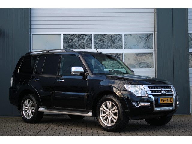 Mitsubishi Pajero MITSUBISHI 3.2 DI-D 190pk 4WD Grijskenteken Automaat 3500KG Cruise/Camera/Xenon/Na