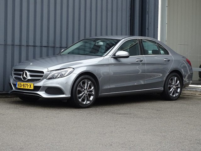 Mercedes-Benz C-Klasse 180 Lease Edition | LED | Camera | Stoelverwarming