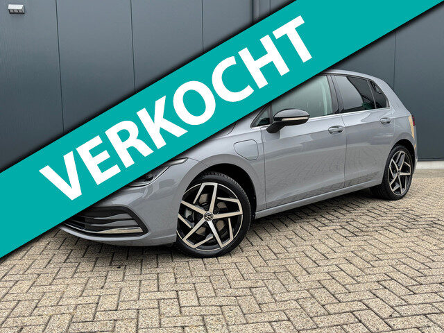 Volkswagen Golf 1.4 eHybrid Style * Camera * Keyless * Memory *