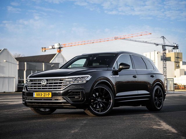 Volkswagen Touareg 3.0 V6 TDI 286PK R-Line Grijs Kenteken Pano 22'' ABT ACC Matrix Virtual Dynaudio