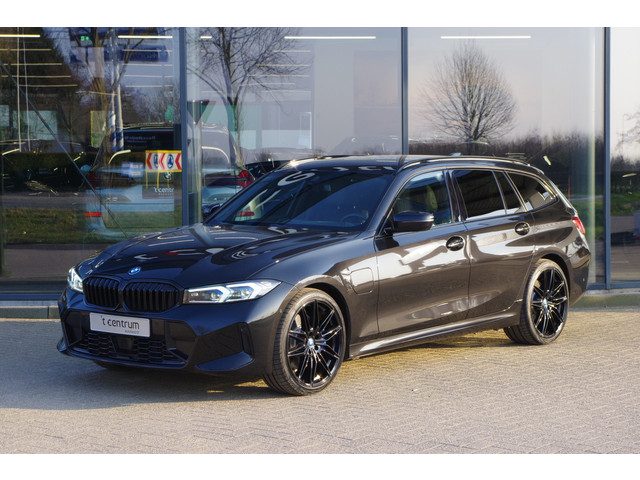 BMW 3 Serie touring 330e xDrive 293 PK High Executive M-Sport PHEV, Kuipstoelen, Panoramadak, Memory