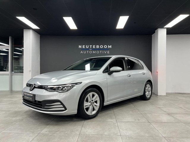 Volkswagen Golf 1.5 eTSI Lane Assist|Camera| Carplay|Cruise|