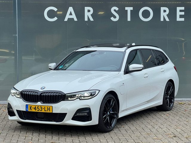 BMW 3 Serie touring 330e M-SPORT PANO TREKHAAK Harman Kardon