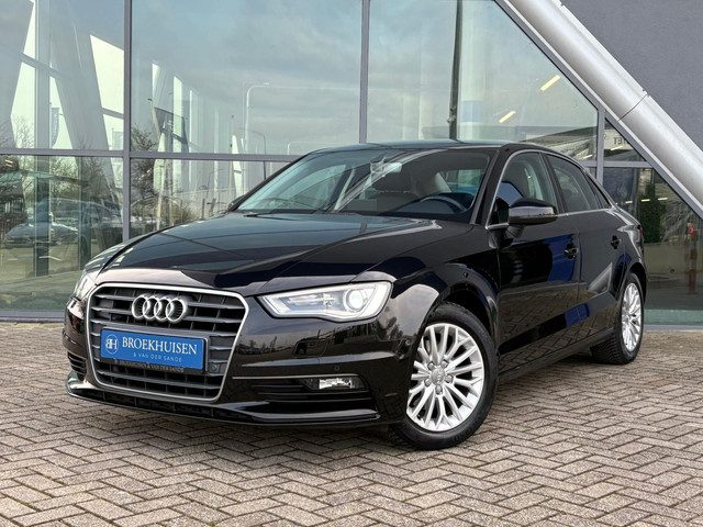 Audi A3 Limousine 1.4 TFSI Ambiente Pro Line Plus Automaat / Trekhaak / Stoelverwarming