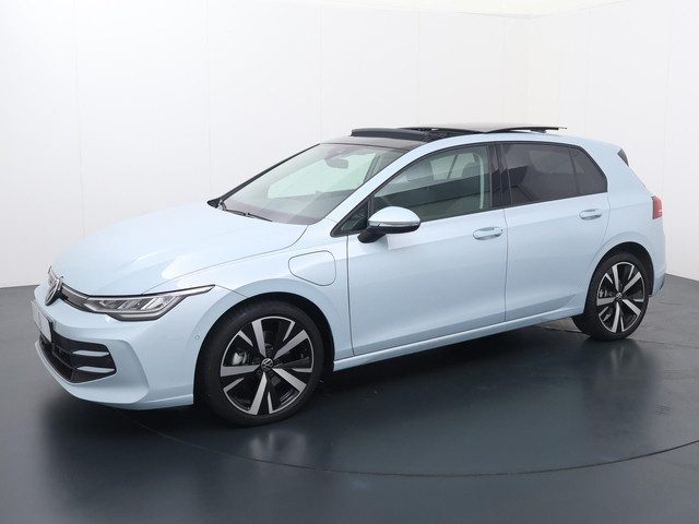 Volkswagen Golf 1.5 eHybrid Life Edition