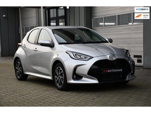 Toyota Yaris 1.5 VVT-i Executive/Camera/Led/Head up/Keyless