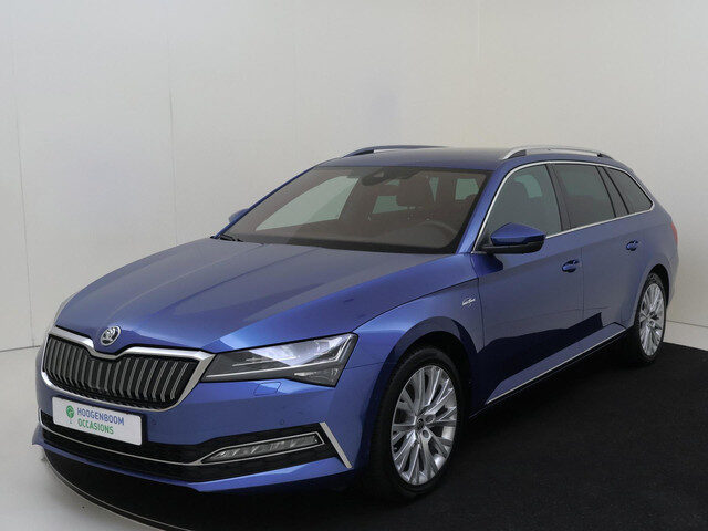 Škoda Superb Combi 1.4 TSI iV Laurin & Klement